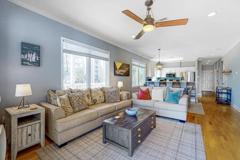 Cool Corner Apartment in Folly Beach