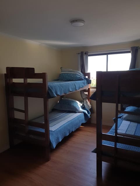 Bedroom, bunk bed