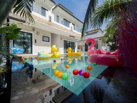 Milan Private Pool Villa Huahin Villa in Nong Kae