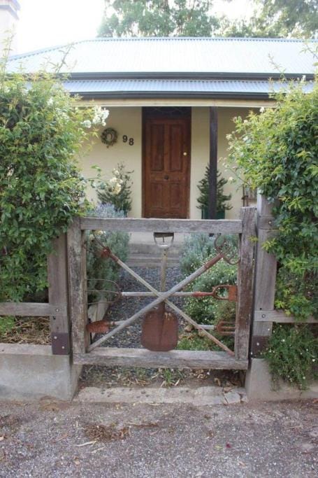 Barossa Valley’s Captain Rodda’s Cottage Maison in Angaston