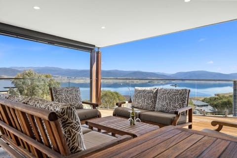Moongate House in East Jindabyne