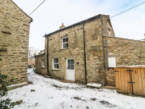 East House Apartment in England