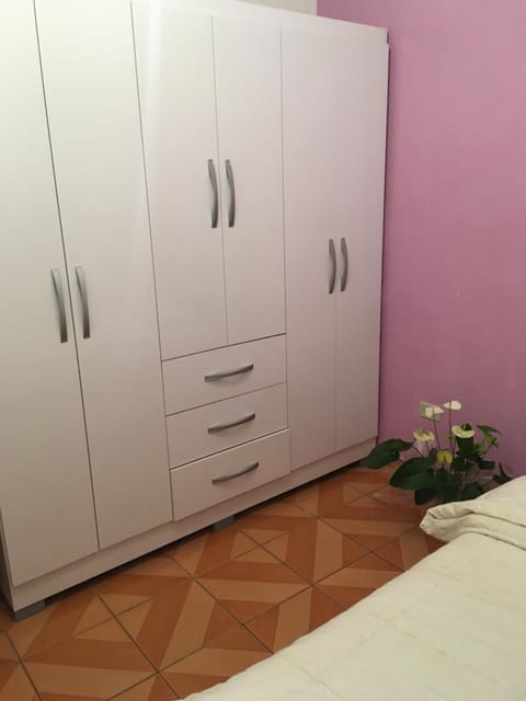 Quarto INDIVIDUAL Casa Super Aconchegante WIFI 350 MEGA Location de vacances in Osasco