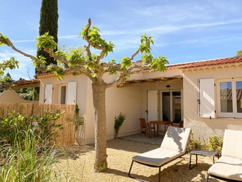 Patio, Facade/entrance, Garden