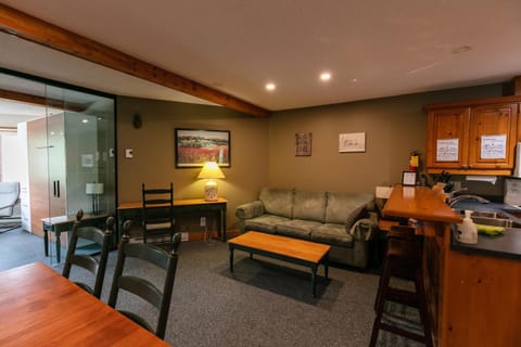 Escapade Pinoteau Tremblant Getaway Apartment in Mont-Tremblant