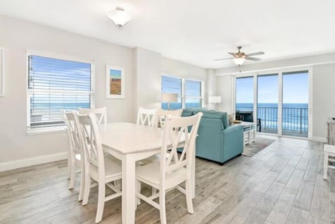 Unit 702 Aruba - 4 Bedroom Ocean Front Condo in Daytona Beach Shores