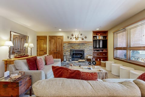 Lion Square Lodge South 550 Apartment hotel in Lionshead Village Vail