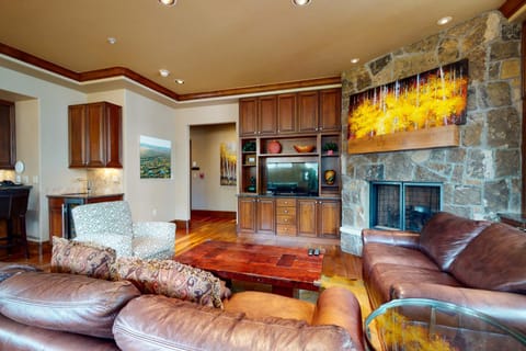 Lion Square Lodge Tower T401 Condo in Lionshead Village Vail
