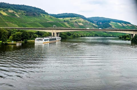 Nearby landmark, Natural landscape, Activities, Mountain view, River view