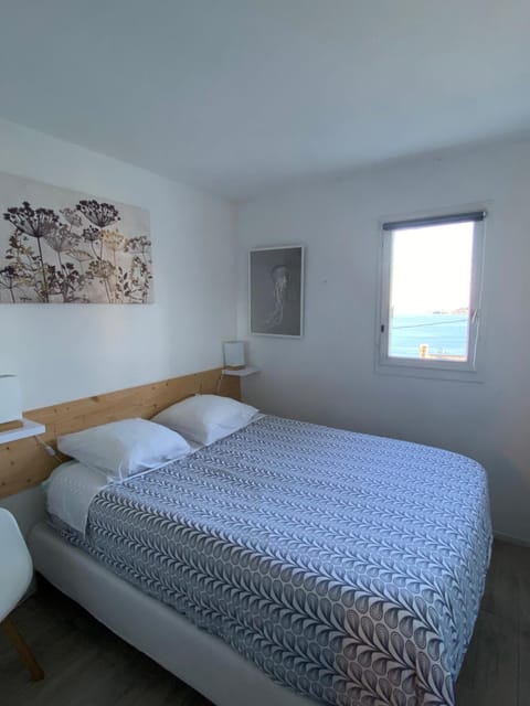 Bedroom, Sea view