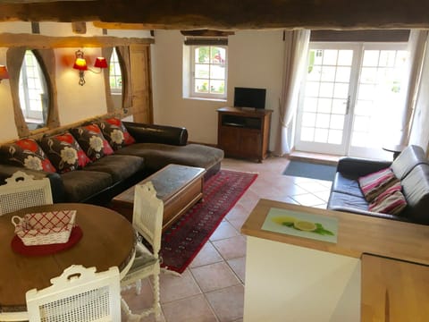 La Tuilerie Grange (Adults only gite) with two en-suite double bedrooms House in Le Bugue
