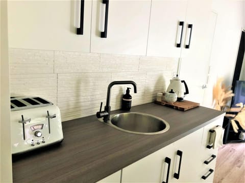 Coffee/tea facilities, Kitchen or kitchenette