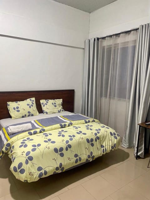 Van Der Salle - Flovan Plaza Bed and Breakfast in Accra