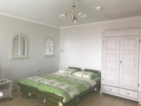 Bed, Photo of the whole room, Decorative detail, Bedroom
