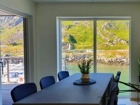 Lofoten Seaside Apartment in Lofoten