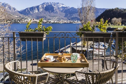 Balcony/Terrace, Lake view