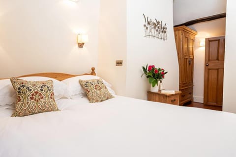 Ingleton - 2 Bed Cottage - Sleeps 4 - Pet Friendly House in Craven District