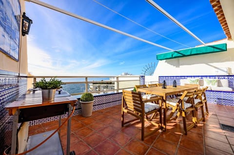 Day, Natural landscape, View (from property/room), Balcony/Terrace, Seating area, Dining area, Sea view