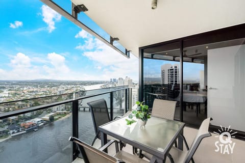 Circle on Cavill - 2 Bedroom Ocean View Units Condo in Surfers Paradise