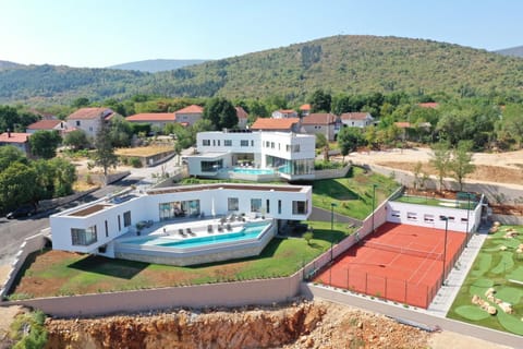 Balcony/Terrace, Swimming pool