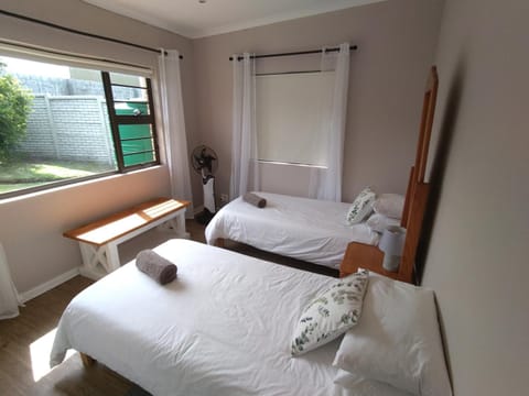 2 Bedroom Guest Suite at A-frame Glengariff Beach Condo in Eastern Cape