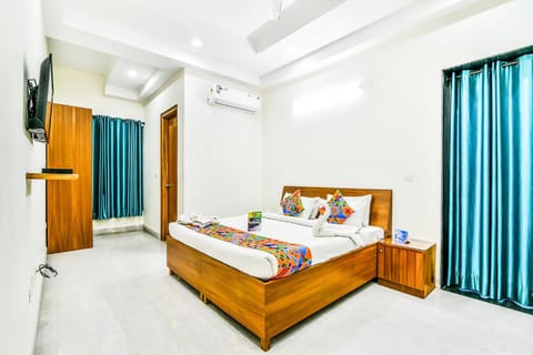 FabExpress Merriment Hotel in Noida