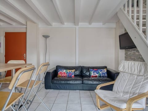 Superbe appartement avec piscine et parking à Saint-Jean-de-Luz - FR-1-4-590 Apartment in Ciboure