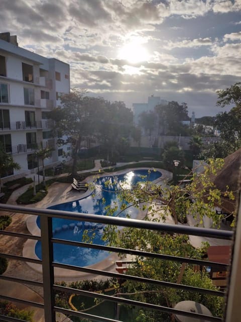 Balcony/Terrace, Pool view, Swimming pool, Swimming pool