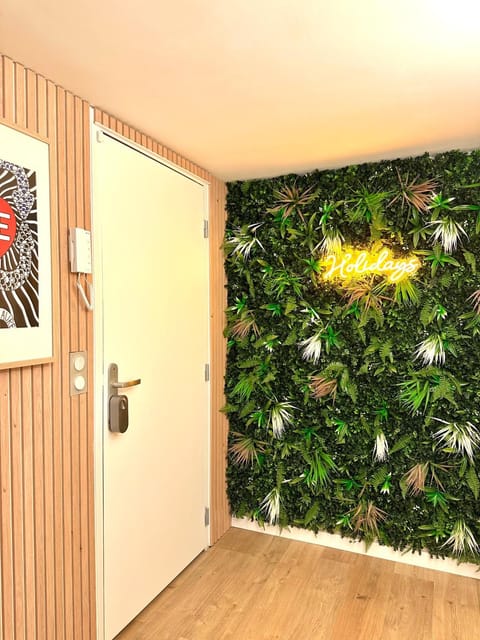 MONACO # MENTON - 4 PERSONS - HYPERCENTER - BEACH AND SUN - PRIVATE PARKING - CLIM - FULL RENOVATED - FAST WIFi Apartment in Menton