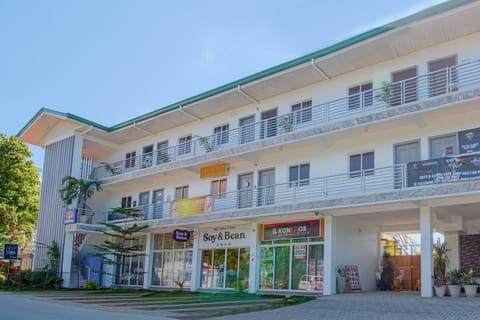 RedDoorz At Fat J Apartelle Mactan Hotel in Lapu-Lapu City