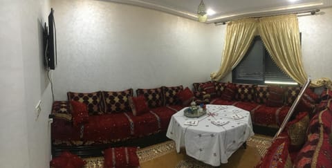 Historic & Quiet Family apartment with 2 BR & 2 WC Condominio in Meknes