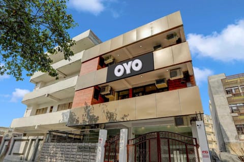 OYO Hotel Hind Hotel in Noida