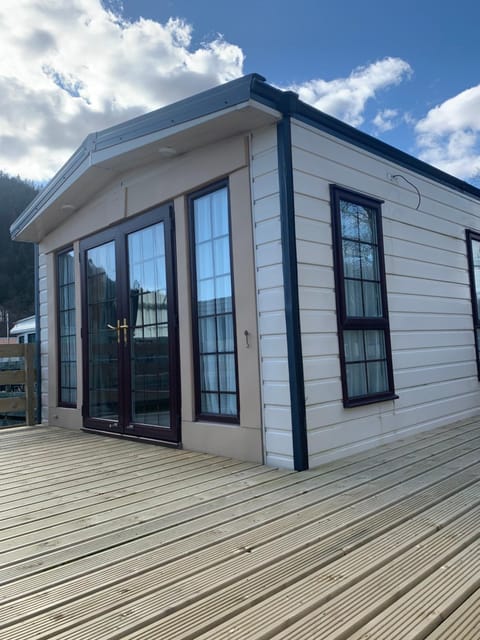 Property building, Facade/entrance, Balcony/Terrace