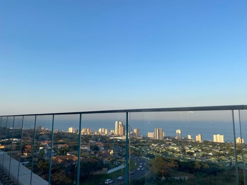 Umhlanga Arch 10th Floor- Sea Views! Condo in Umhlanga