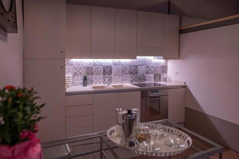 Kitchen or kitchenette, dishwasher, pet friendly, stove