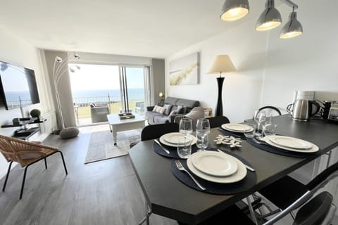 Magnifique T2 archi cosy Vue mer 180 - Piscine Apartment in Guidel