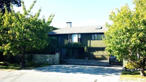 The Stone Hedge Bed and Breakfast Bed and Breakfast in Richmond