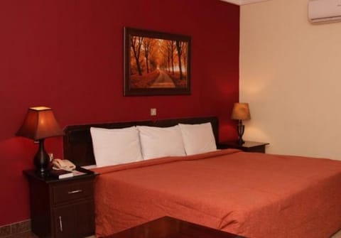 Room in Lodge - Agura Hotel Garki Abuja Bed and Breakfast in Abuja