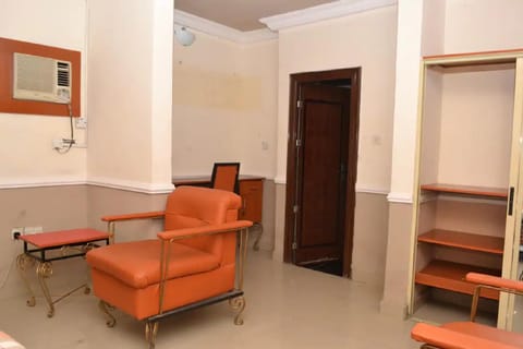 Room in Lodge - Aquatic Suites Lounge Übernachtung mit Frühstück in Lagos