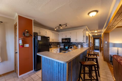 Sunsets at Summit 108b, free WI-FI, parking and AC Appartement-Hotel in Snowshoe