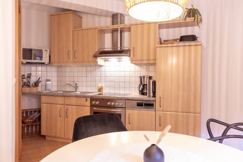 Kitchen or kitchenette, dishwasher, stove, kitchen