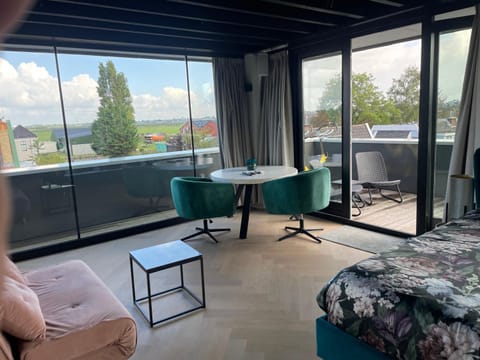 Above and Beyond - luxe suite met sauna en stoomdouche Apartment hotel in Zaandam