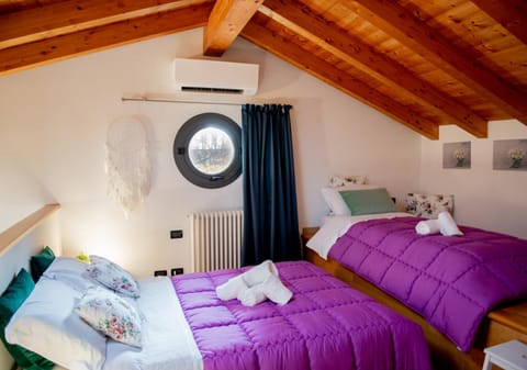 Bed, Photo of the whole room, Bedroom, towels, air conditioner