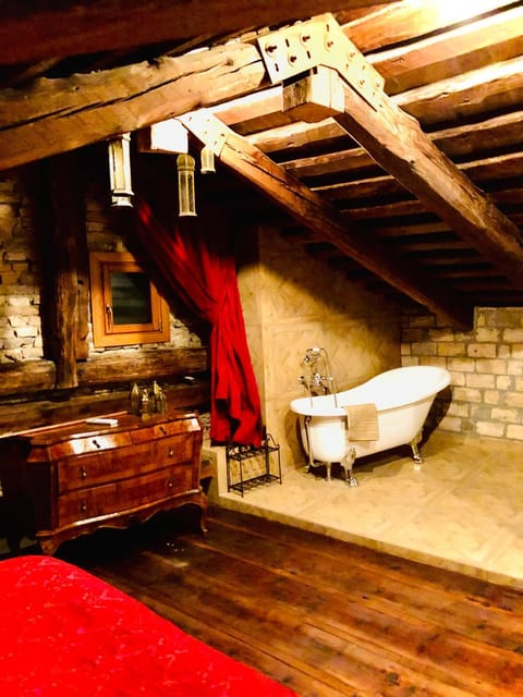 Photo of the whole room, Bedroom, Bath