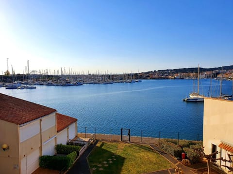 Day, Natural landscape, Garden view, Sea view, Inner courtyard view