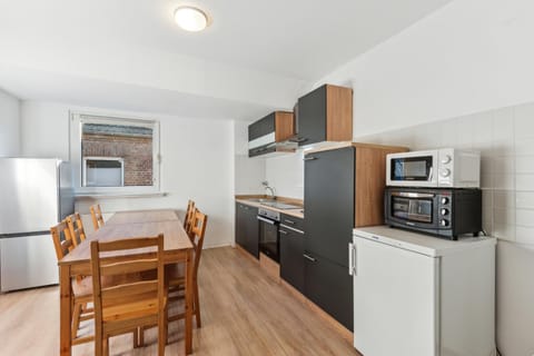 Dining area, dishwasher, minibar, pet friendly, stove, toaster, kitchen