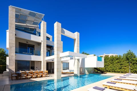 Dining area, Swimming pool