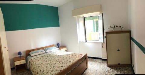 Appartamento in pieno centro a 100m dal mare Apartamento in Spotorno