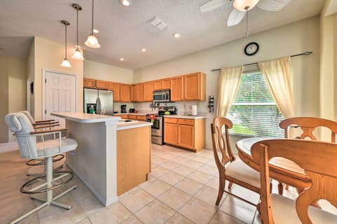 Bright, Breezy Bradenton Home 7 Mi to Beach! House in Longboat Key