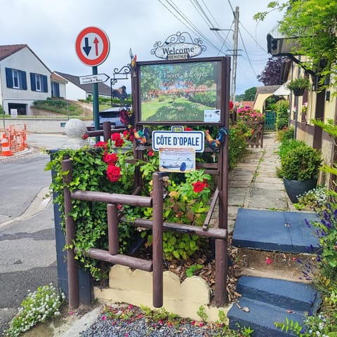 Le Vieux Logis Bed and Breakfast in Hauts-de-France